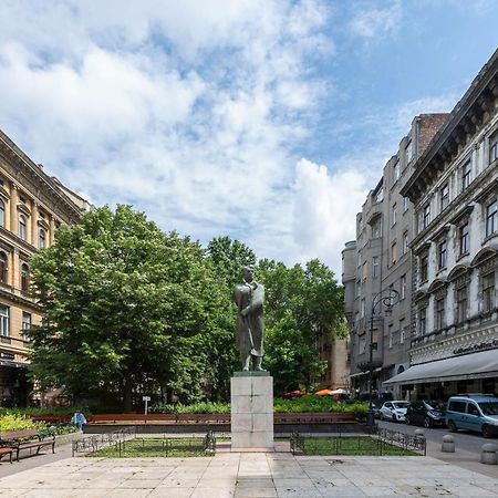 Luxurious Central Apartment In Liszt Ferenc Square Budapest Exterior foto