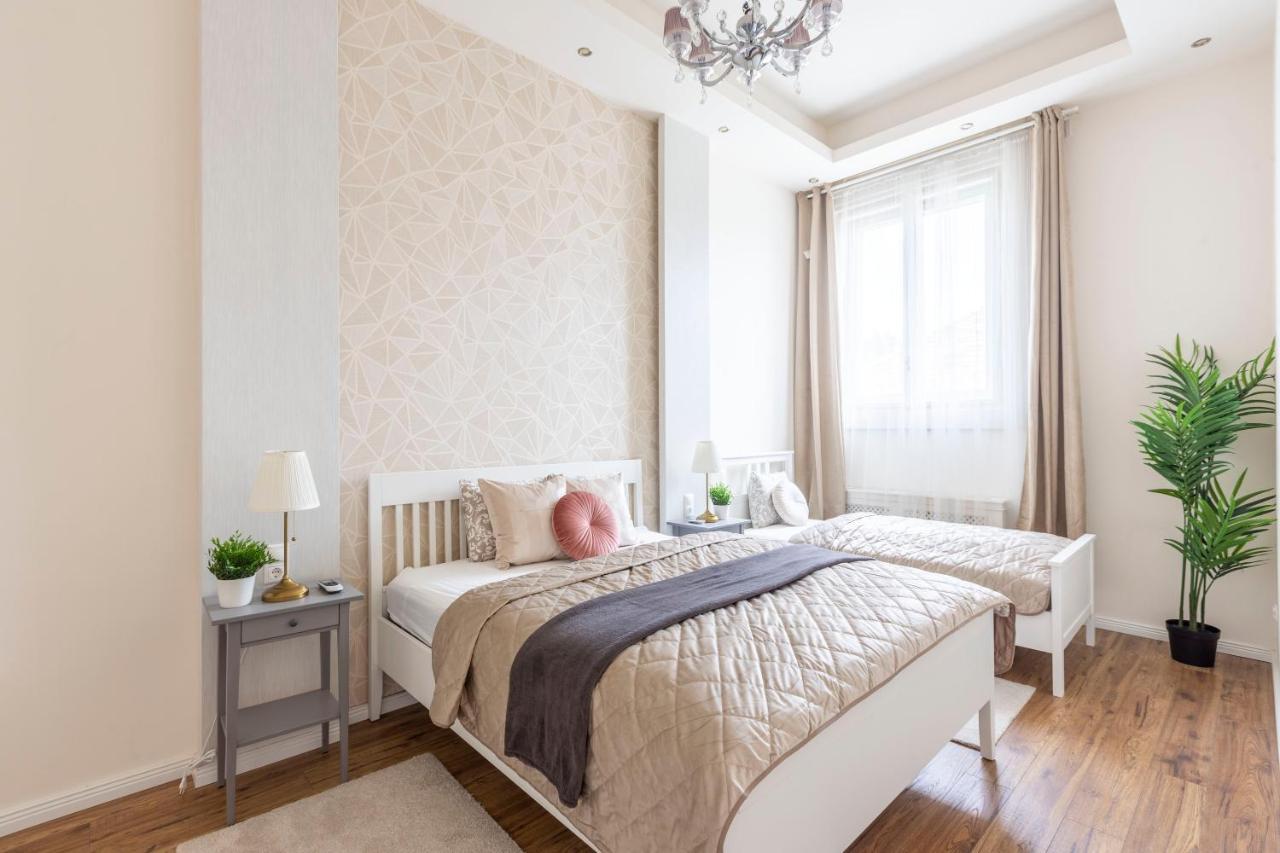 Luxurious Central Apartment In Liszt Ferenc Square Budapest Exterior foto