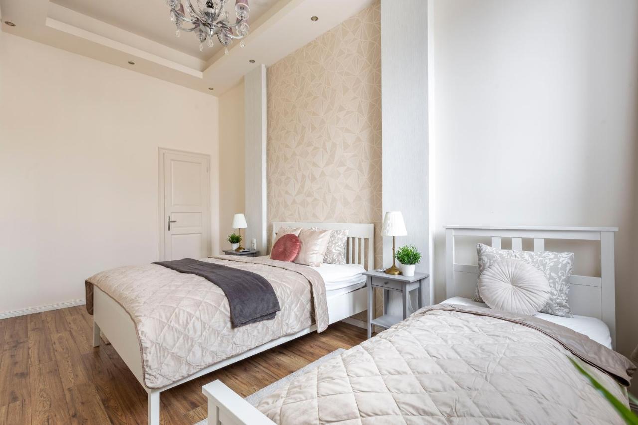 Luxurious Central Apartment In Liszt Ferenc Square Budapest Exterior foto